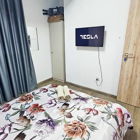 Downtown Rooms, 200m From Marina *