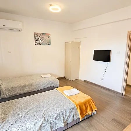 منزل للإقامة Downtown Rooms, 200m From Marina *