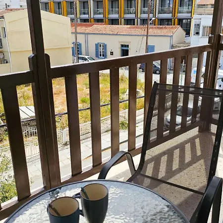 Downtown Rooms, 200m From Marina * لارنكا