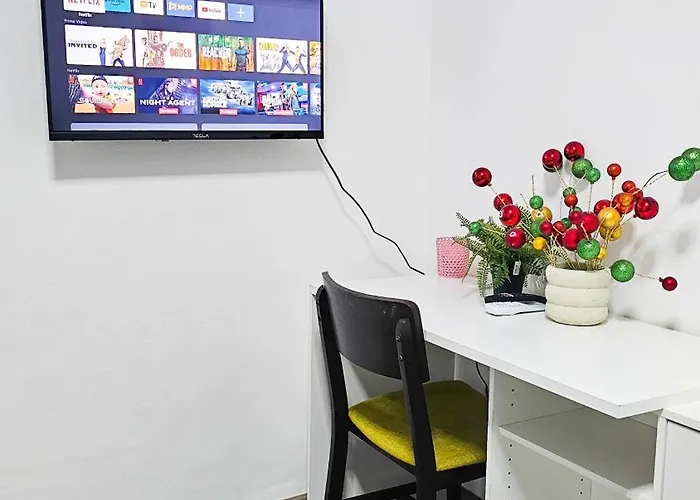 Downtown Rooms, 200m From Marina Ubytování v soukromí Larnaca