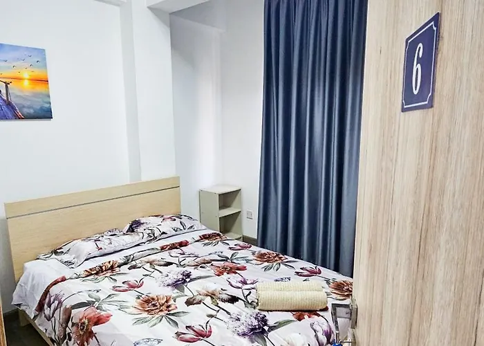 Downtown Rooms, 200m From Marina בית אירוח *
