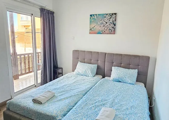 Downtown Rooms, 200m From Marina *