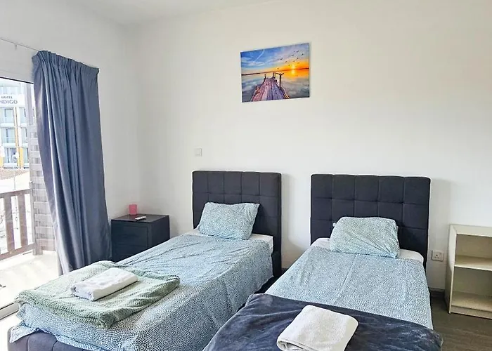 בית אירוח Downtown Rooms, 200m From Marina לרנקה