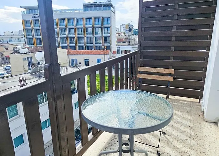 Downtown Rooms, 200m From Marina