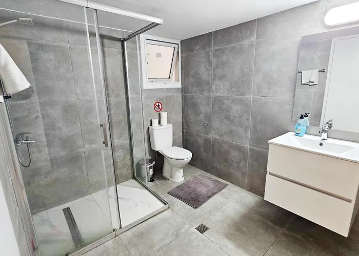 ホームステイ Downtown Rooms, 200m From Marina