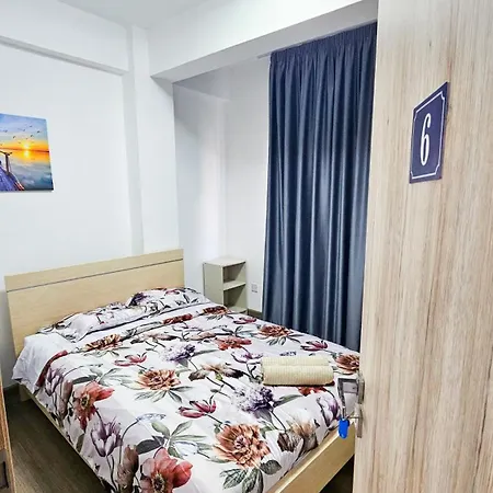 Downtown Rooms, 200m From Marina Rum i privatbostad *