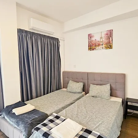 Rum i privatbostad Downtown Rooms, 200m From Marina *